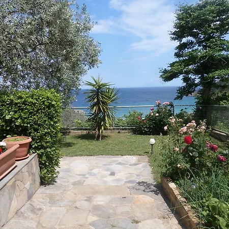Apartament Niki Kinira