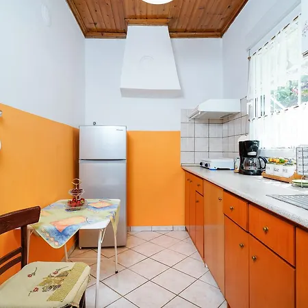 Niki Apartment *