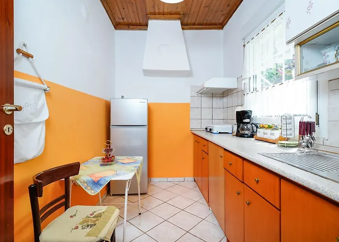 Niki Apartment *